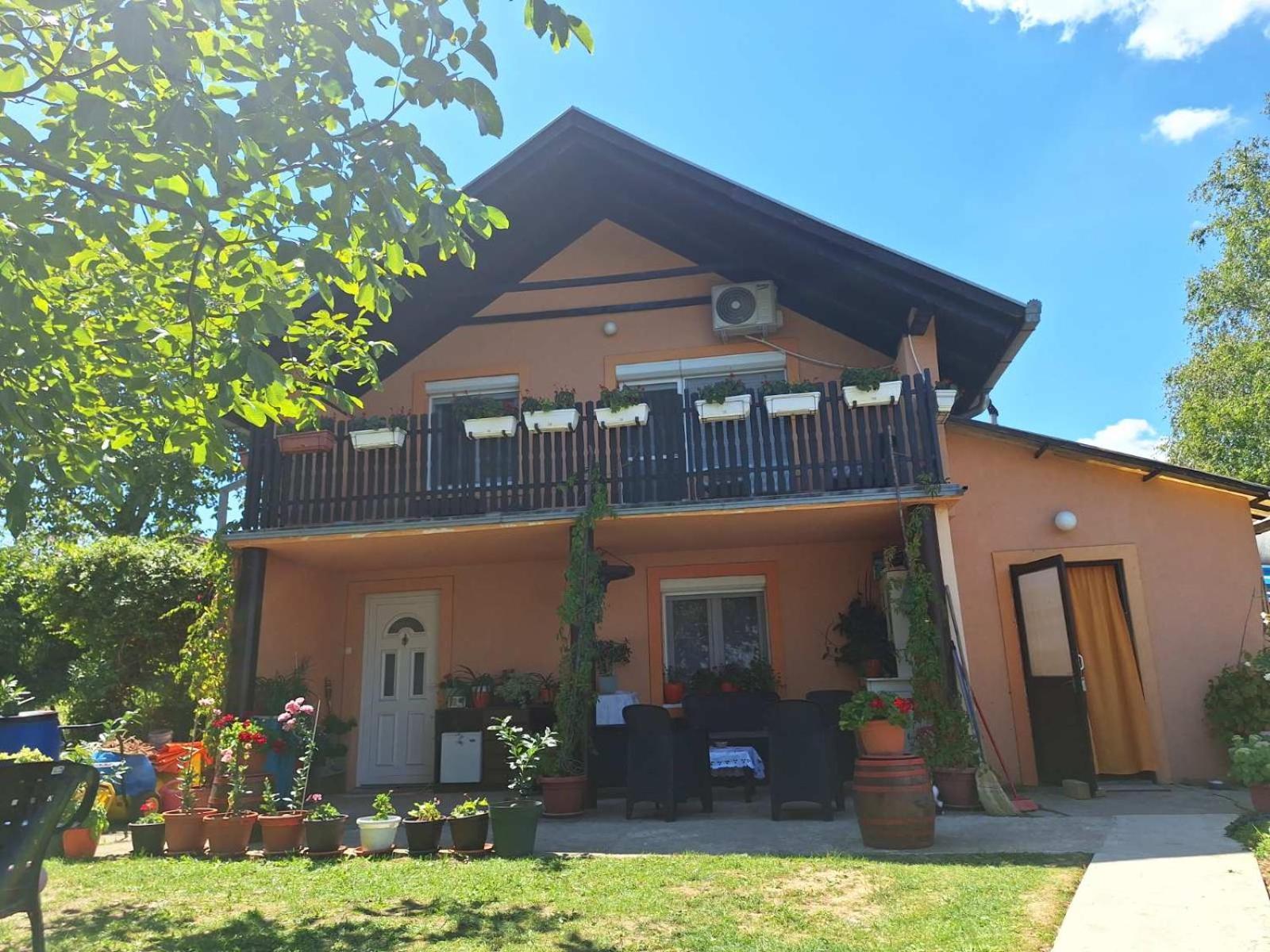 סרמסקי קרלובצ'י Guest House Jevtovic מראה חיצוני תמונה